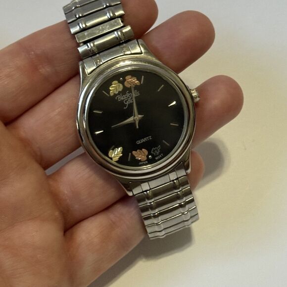 Black Hills Gold Men’s Watch Green Rose Grape Leaves Expandable Band Quartz - Picture 5 of 9